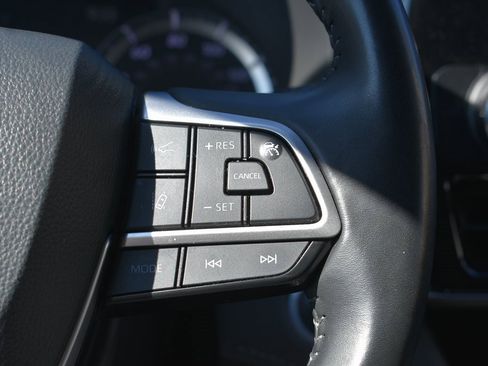 Used 2024 Toyota Highlander LE image 16