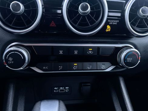 Used 2023 Nissan Sentra SV image 19