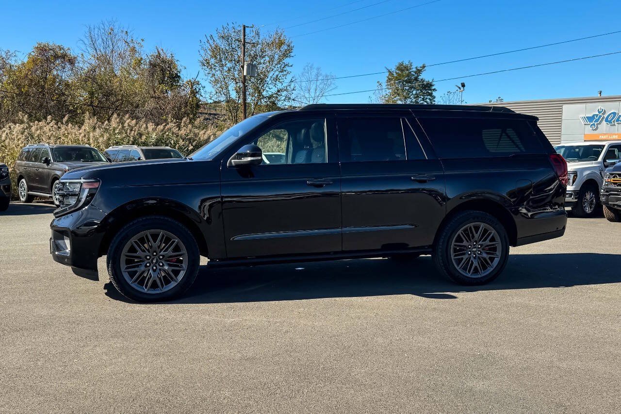 Used 2025 Ford Expedition Max Platinum w/ Stealth Performance Package AWD/4WD image 6