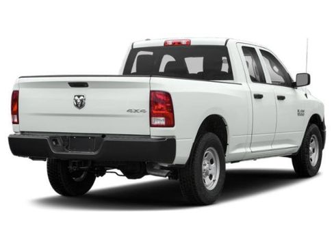 Used 2018 RAM 1500 Express RWD image 2