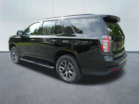 Used 2024 Chevrolet Tahoe Z71 w/ Luxury Package AWD/4WD image 3
