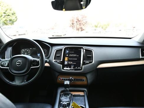 Used 2021 Volvo XC90 T6 Momentum w/ Advanced Package AWD/4WD image 16