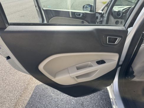 Used 2016 Ford Fiesta Titanium FWD image 8