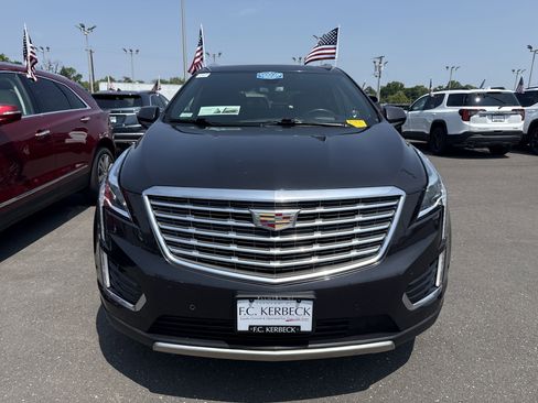 Used 2017 Cadillac XT5 Platinum w/ Driver Assist Package image 2