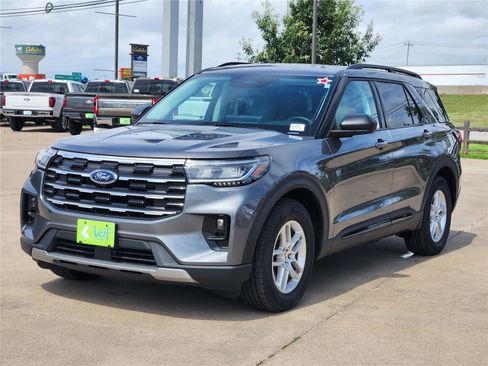 New 2026 Ford Explorer Active w/ Active Comfort Package RWD image 2