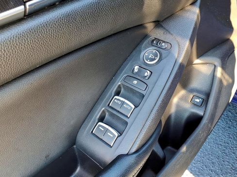 Used 2018 Honda Accord Sport image 12