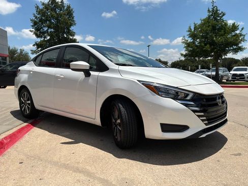 Used 2025 Nissan Versa SV FWD image 4