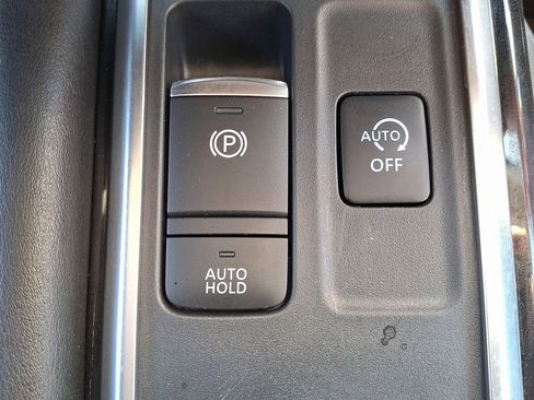 Used 2022 Nissan Pathfinder SL w/ SL Black Package image 23