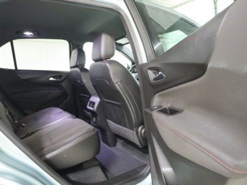 Used 2022 Chevrolet Equinox RS FWD image 11