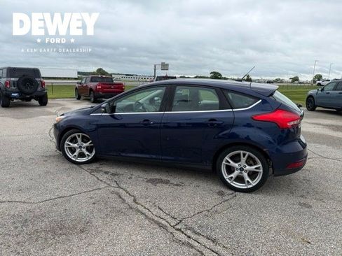 Used 2016 Ford Focus Titanium w/ Titanium Technology Package FWD image 9