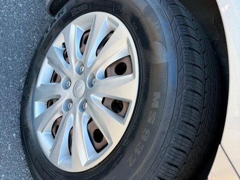 Used 2018 Chrysler Pacifica L image 21