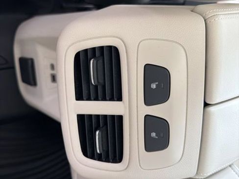 Used 2023 Buick Envision Avenir AWD/4WD image 16