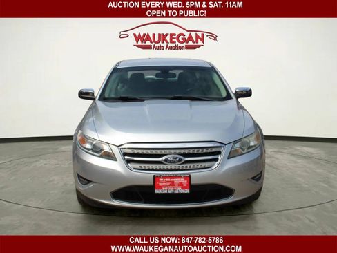 Used 2011 Ford Taurus Limited FWD image 2