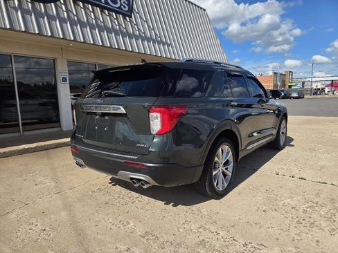 Used 2022 Ford Explorer Platinum w/ Equipment Group 601A AWD/4WD image 8