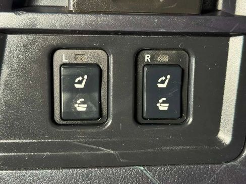 Used 2013 Toyota Sequoia Platinum AWD/4WD image 17