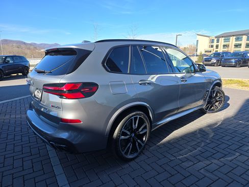 Used 2024 BMW X5 M60i w/ Executive Package image 5