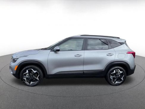 Used 2025 Kia Seltos S FWD image 9