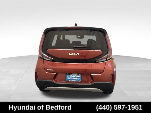 Used 2023 Kia Soul LX FWD image 6
