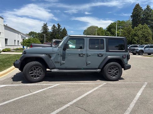 Used 2024 Jeep Wrangler Unlimited Sport AWD/4WD image 3