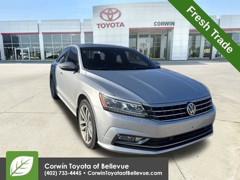 Used 2016 Volkswagen Passat 3.6 SEL Premium image 1