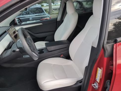 Used 2023 Tesla Model Y Performance AWD/4WD image 9
