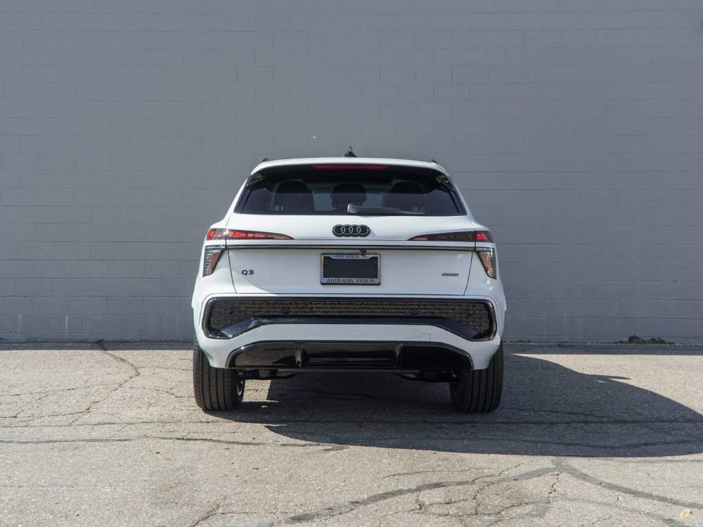 New 2026 Audi Q3 quattro 2.0T AWD/4WD image 5