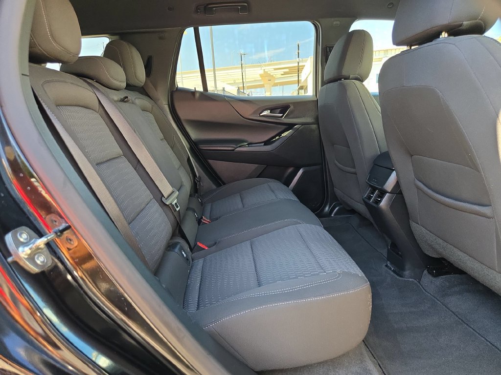 Used 2026 Chevrolet Equinox LT AWD/4WD image 31