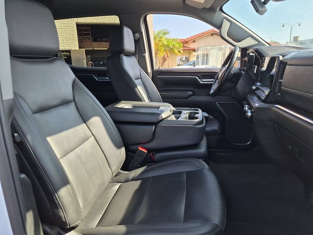 Used 2025 GMC Sierra 1500 SLT RWD image 28