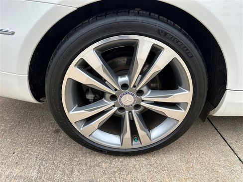 Used 2014 Mercedes-Benz E 350 4MATIC Coupe image 28