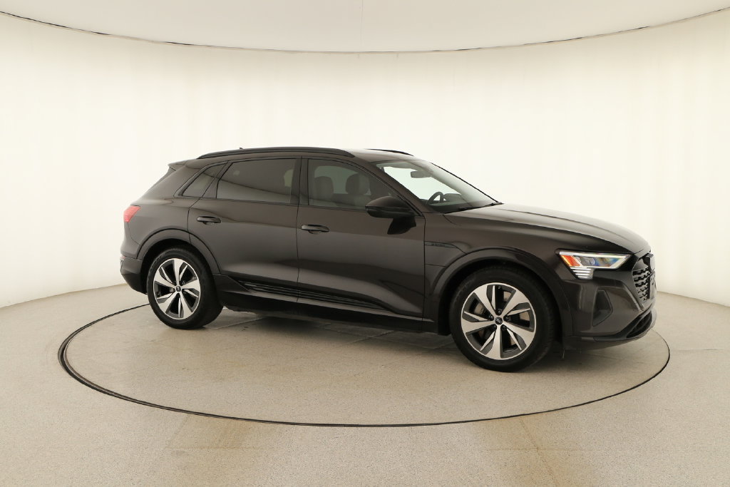 Certified 2024 Audi Q8 e-tron Premium AWD/4WD image 9
