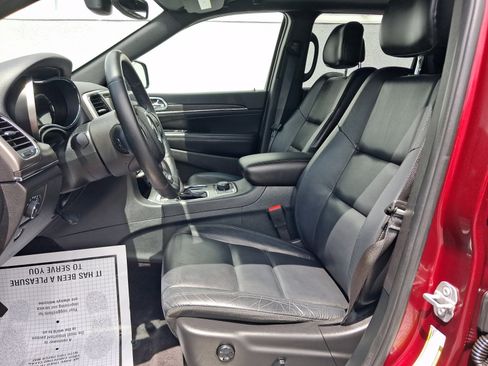 Used 2018 Jeep Grand Cherokee Limited AWD/4WD image 5