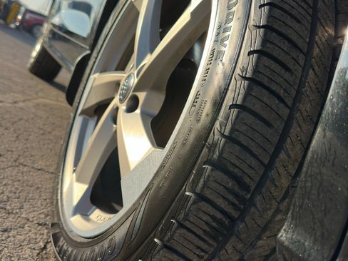 Used 2020 Audi Q5 2.0T Titanium Premium Plus w/ Premium Plus Package image 17