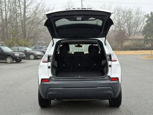 Used 2019 Jeep Cherokee Latitude w/ Popular Appearance Group image 19