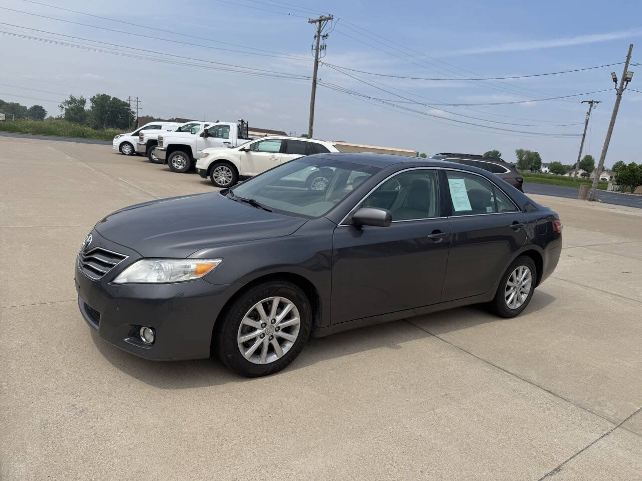 Used 2011 Toyota Camry XLE w/ XLE Extra-Value Pkg #2 FWD image 2