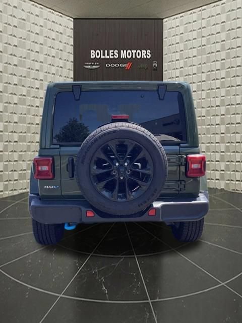 Used 2024 Jeep Wrangler Unlimited Sahara AWD/4WD image 6