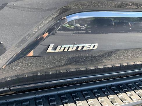 Used 2025 Toyota 4Runner Limited AWD/4WD image 9