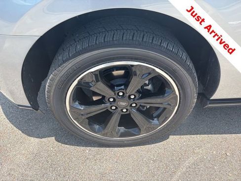 Used 2024 Ford Expedition Limited RWD image 19