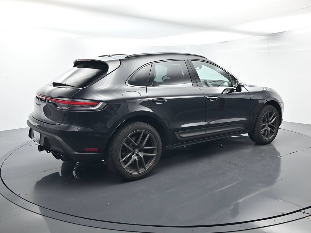 Used 2025 Porsche Macan AWD/4WD image 15