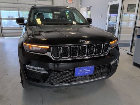 Used 2023 Jeep Grand Cherokee Limited AWD/4WD image 40