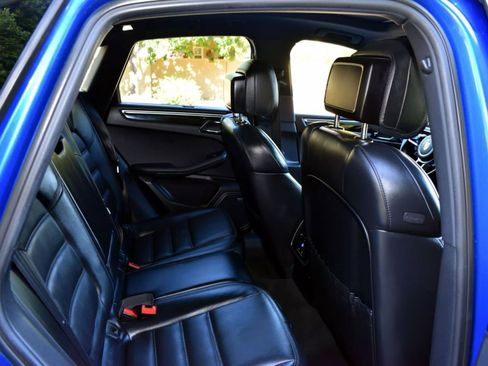 Used 2017 Porsche Macan S w/ Premium Package Plus image 31