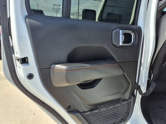 Used 2022 Jeep Gladiator Mojave w/ Cold Weather Group AWD/4WD image 13
