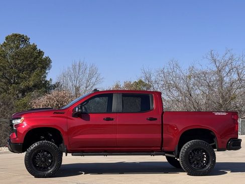 Used 2025 Chevrolet Silverado 1500 LT Trail Boss w/ LT Trail Boss Premium Package AWD/4WD image 3