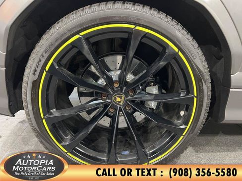 Used 2022 Lamborghini Urus AWD/4WD image 52