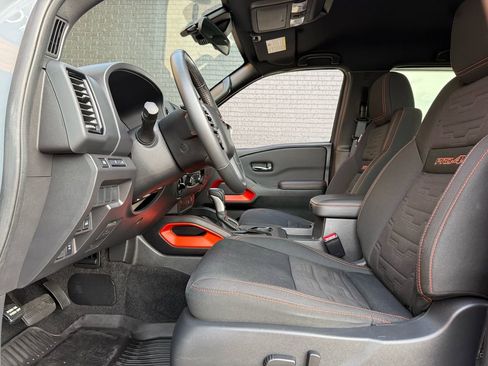 Used 2024 Nissan Frontier PRO-4X w/ Off-Road Protection Package image 24