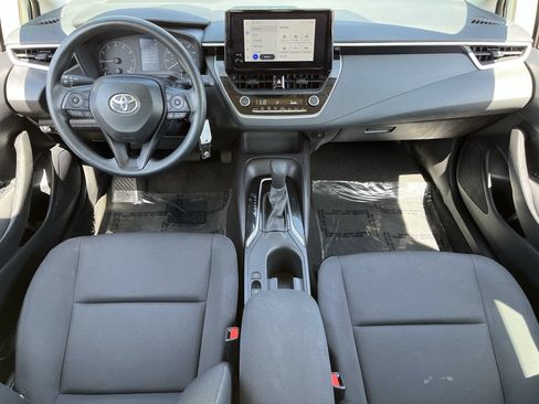 Used 2025 Toyota Corolla LE FWD image 9