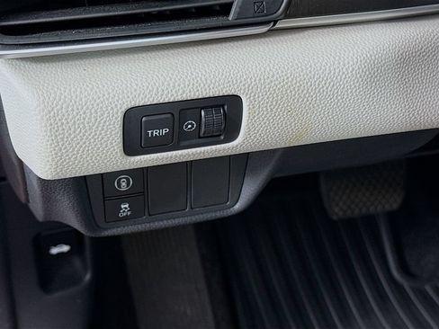 Used 2018 Honda Accord LX image 10