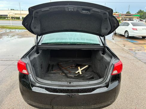 Used 2015 Chevrolet Impala LT FWD image 15