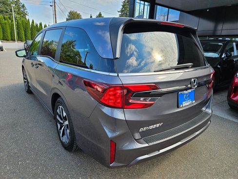 Used 2025 Honda Odyssey EX-L image 3