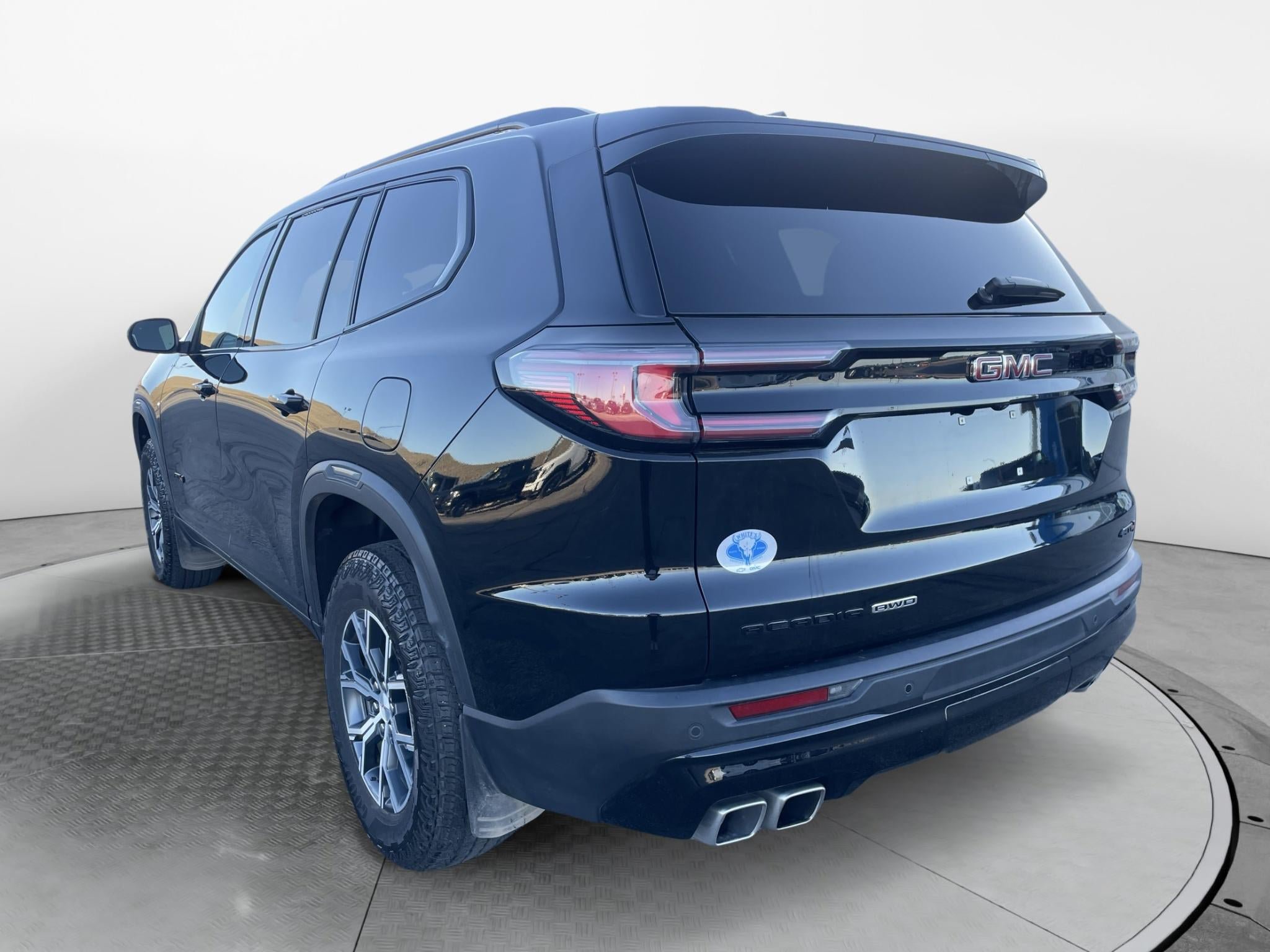 Used 2025 GMC Acadia AT4 w/ LPO, Floor Liner Package AWD/4WD image 3
