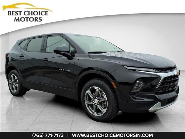 Used 2025 Chevrolet Blazer LT FWD image 1